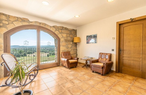 Puigreig House | Holiday Home 'El Puig De Fonollet' with Mountain View, Wi-Fi and Air Conditioning