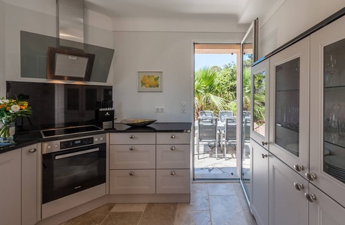 Les Issambres House | Holiday home for 6 persons, 2 minutes from the sea, sea view, pool