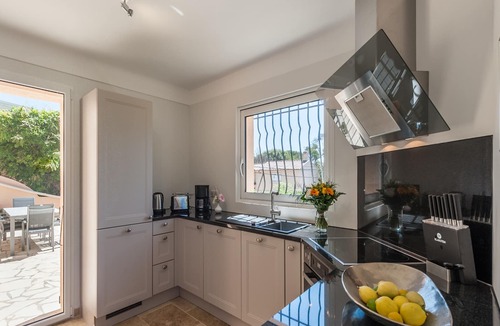 Les Issambres House | Holiday home for 6 persons, 2 minutes from the sea, sea view, pool