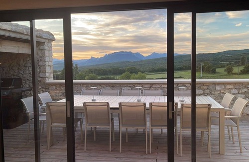 La Roche-sur-Grane House | Holiday Home 'L'échappée Céleste' with Mountain View, Wi-Fi and Air Conditioning