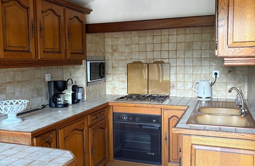 Montbrun-les-Bains House | Holiday Home 'Notre Dame' with Mountain View, Private Terrace and Wi-Fi