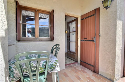 Montbrun-les-Bains House | Holiday Home 'Notre Dame' with Mountain View, Private Terrace and Wi-Fi