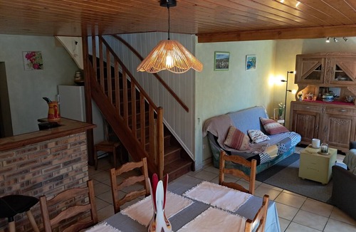 Auzon House | Holiday Home 'Gîte Les Glycines'
