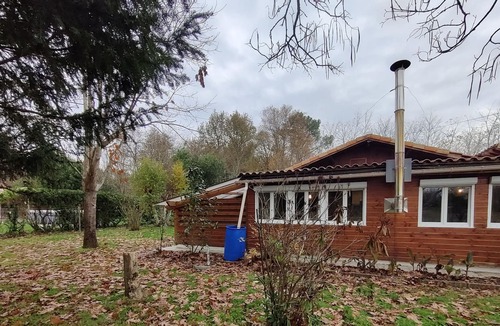 Begadan House | Holiday Home 'Grand Chalet médocain de Bégadan' with Private Terrace & Wi-Fi