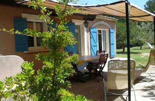 Buisson House | Holiday Home in Buisson with Private Pool