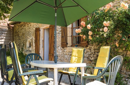 Thenon House | Holiday Home in Dordogne with Private Pool