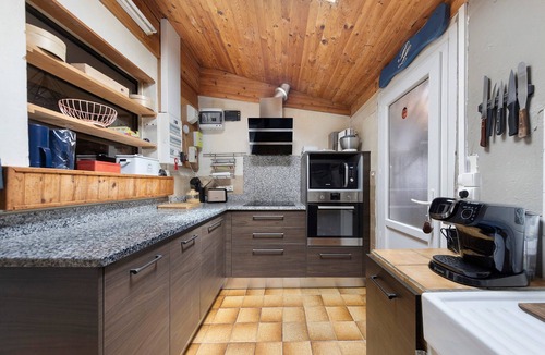 Lanton House | Holiday Home 'La Cabane du Bassin' with Private Terrace, Wi-Fi & Air Conditioning