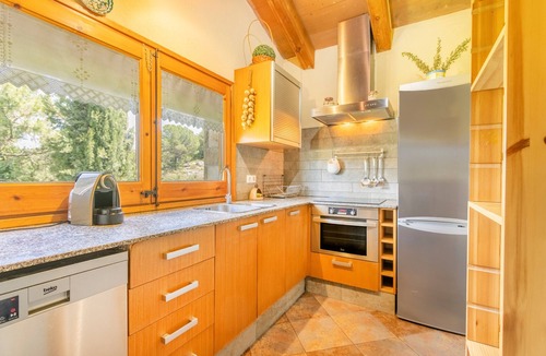 Olvan House | Holiday Home 'La Granja' with Mountain View, Wi-Fi and Air Conditioning