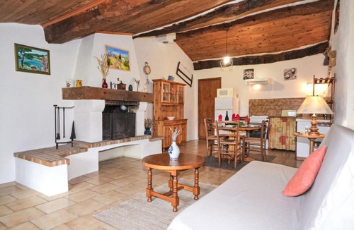 Roche-Saint-Secret House | Holiday Home Le Cèdre by Interhome