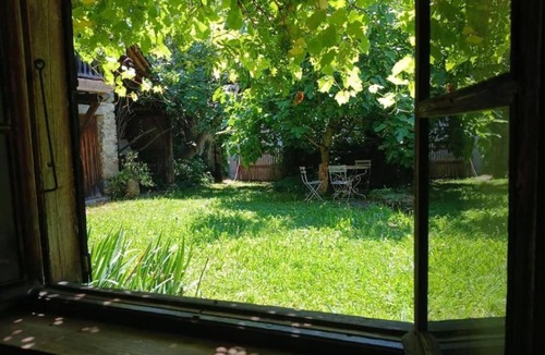 Balagueres House | Holiday Home 'Maison De Chouliou' with Mountain View, Private Terrace and Wi-Fi
