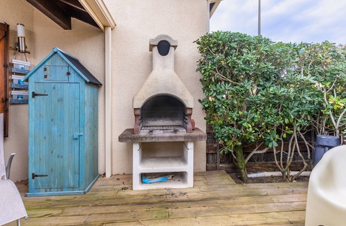 Biscarrosse Plage House | Holiday Home 'Maisonnette Biscarosse' with Private Terrace and Wi-Fi