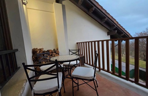 Badaguas House | Holiday Home 'Un Duplex Con Encanto' with Mountain View, Private Terrace and Wi-Fi