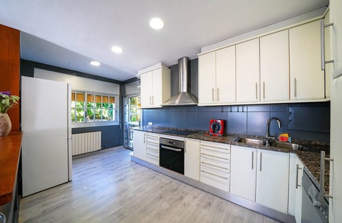 Teia House | Holiday Home 'Villa Mar' with Sea View, Private Pool and Wi-Fi