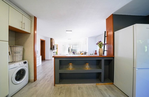 Teia House | Holiday Home 'Villa Mar' with Sea View, Private Pool and Wi-Fi