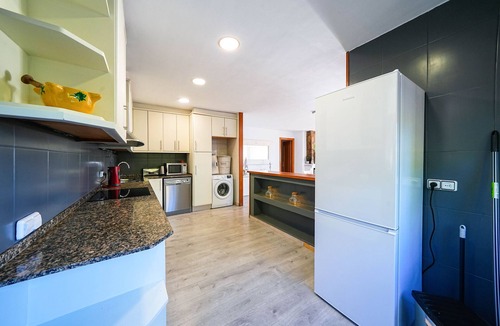 Teia House | Holiday Home 'Villa Mar' with Sea Views, Private Pool and Wi-Fi