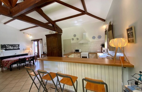 Cazaubon House | Holiday Home 'Villa Moutiques' with Private Terrace, Private Garden and Wi-Fi