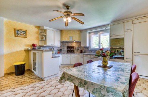 Le Bosc House | Holiday Home with Private Pool, Wi-Fi, and Air Conditioning for 8–14 Guests