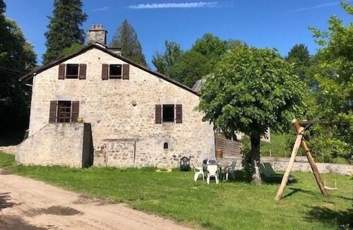 Roumegoux House | Holiday house Le Rouget for 1 - 5 persons with 2 bedrooms - Row house
