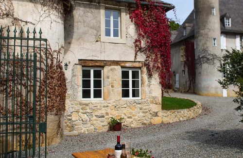 Moulis House | Holiday house Moulis for 2 - 6 persons with 3 bedrooms - Holiday house