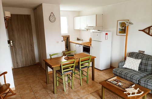 La Salvetat-sur-Agout Ski Chalet | Holiday rental with pool and views of Lake Raviège