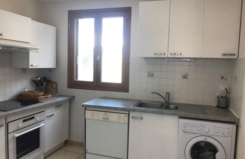 Saint-Martin-sous-Vigouroux Apartment | Homerez - Apartment Saint-Martin-Sous-Vigouroux