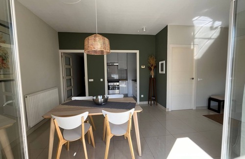 La Sagrera Apartment | HOME SWEET HOME. 3 subway lines. 3 stops from Sagrada Familia and 5 stops from the beach