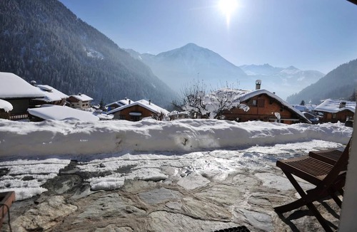 Champagny-en-Vanoise Apartment | Homerez - Amazing appartement 40 m away from the slopes for 4 ppl. with garden