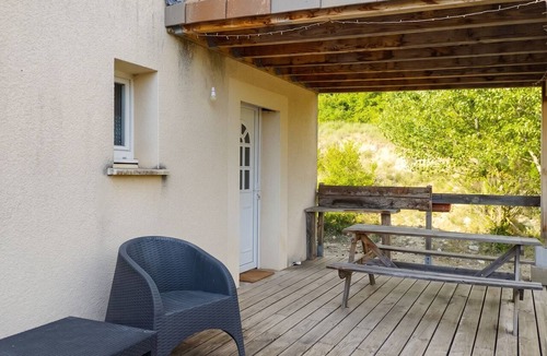 Bezaudun-sur-Bine House | Homerez - Apartment in Bézaudun
