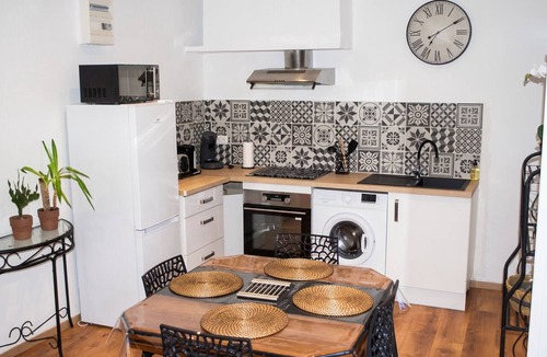 Nyons Apartment | Homerez - Apartment in Nyons