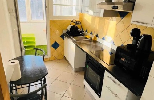 Saint-Charles Apartment | Homerez - Apt near Marseille station