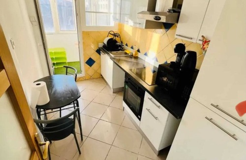 Saint-Charles Apartment | Homerez - Apt near Marseille station