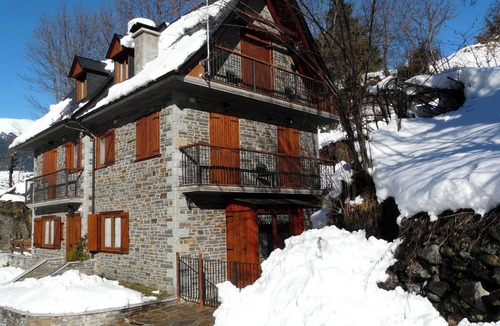 Vielha Ski Chalet | Homerez - Charming Chalet in Viella with Mountain View