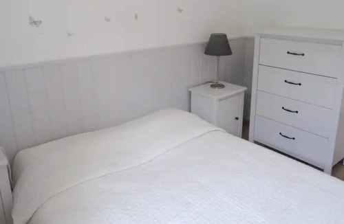 Begadan House | Homerez - Charming House in Bégadan with Shared Pool