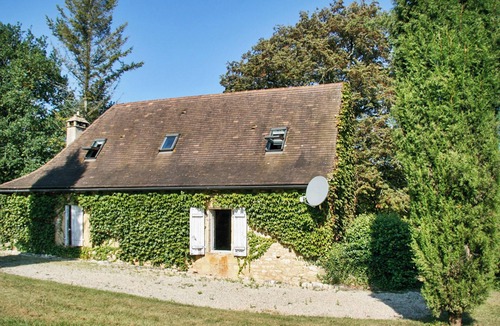 Aubas House | Homerez - Charming house in Aubas with large garden