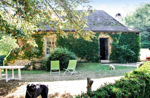 Aubas House | Homerez - Charming house in Aubas with large garden