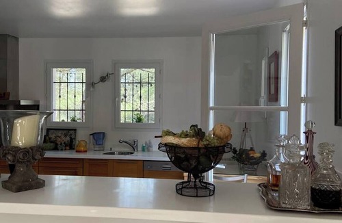 Pont Royal Villa | Homerez - Charming Villa in Mallemort with Pool