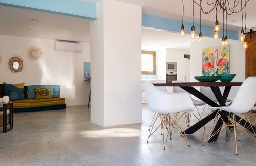 El Vendrell Villa | Homerez - Elegant Villa El Vendrell + Private Pool