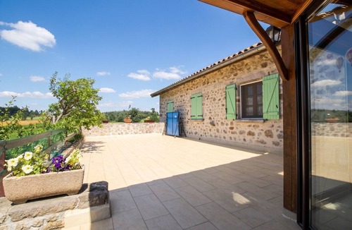 Saint-Pal-de-Chalencon House | Homerez - House in Saint-Pal-de-Chalencon