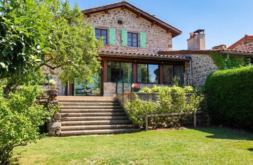 Saint-Pal-de-Chalencon House | Homerez - House in Saint-Pal-de-Chalencon