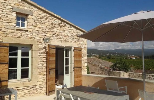 Saint-Saturnin-les-Apt Villa | Homerez - Villa in Saint-Saturnin-lès-Apt