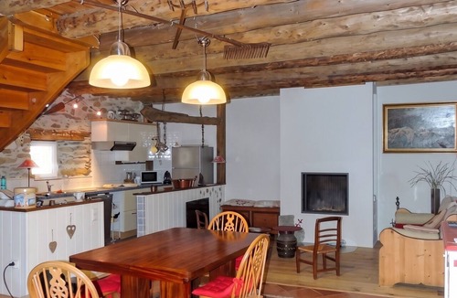 Mont House | Homerez - House in Mont >Mountain view