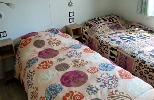 Condrieu House | Homerez - Nice bungalow for 6 ppl. with shared pool and terrace at Condrieu
