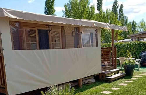Condrieu House | Homerez - Nice bungalow for 6 ppl. with shared pool and terrace at Condrieu