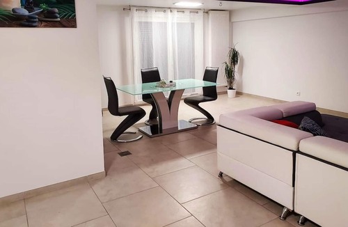 Saintry-sur-Seine Apartment | Homerez - Nice appartement for 4 ppl. with terrace at Saintry-sur-Seine