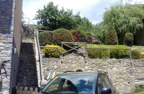Prullans House | Homerez - Spacious house with terrace and balcony