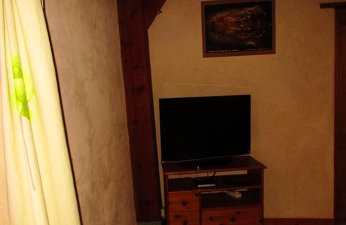 Sarrazac House | Homerez - Spacious house for 8 ppl. with shared pool and garden at Sarrazac