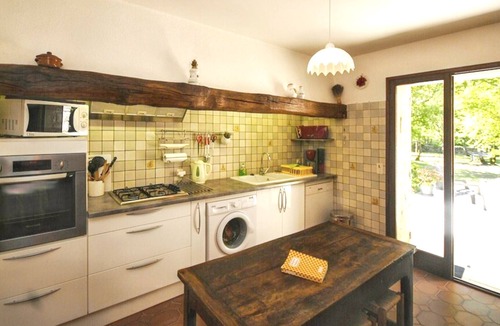 Caseneuve Villa | Homerez - Splendid Villa in Caseneuve with Private Pool