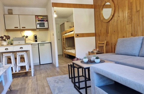 Isola Apartment | Homerez - Studio, mountain view, Isola.