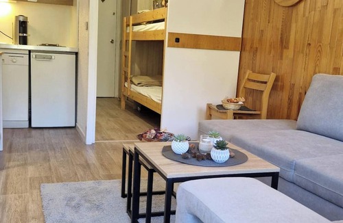 Isola Apartment | Homerez - Studio, mountain view, Isola.
