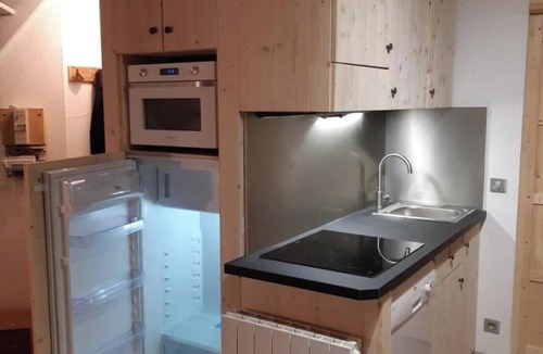 Val-Thorens Apartment | Homerez - Val Thorens Apt - Mountain View